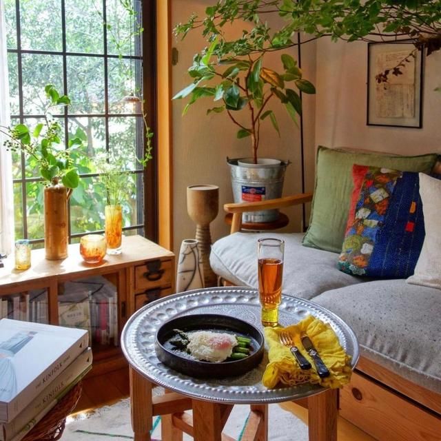 Ngôi nhà tràn ngập sắc gỗ ấm áp, tự nhiên của người phụ nữ Nhật Bản 53 tuổi: Không gian vườn bách thảo tại gia khiến ai nhìn vào cũng bị mê hoặc - Ảnh 6.