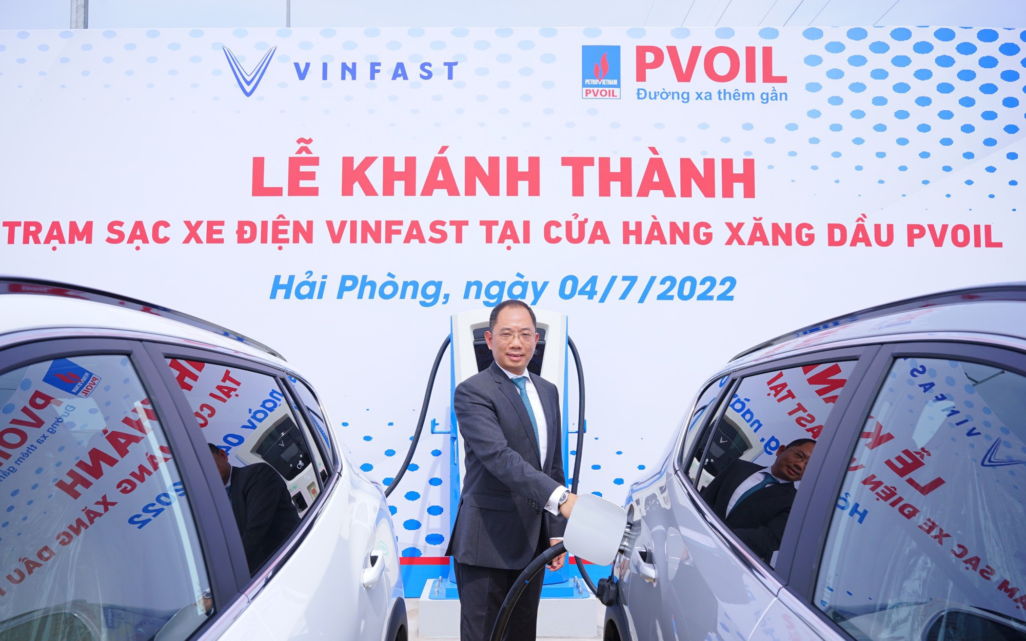 PVOIL nói gì về việc hợp tác với VinFast mở chuỗi gần 300 trạm sạc xe điện?