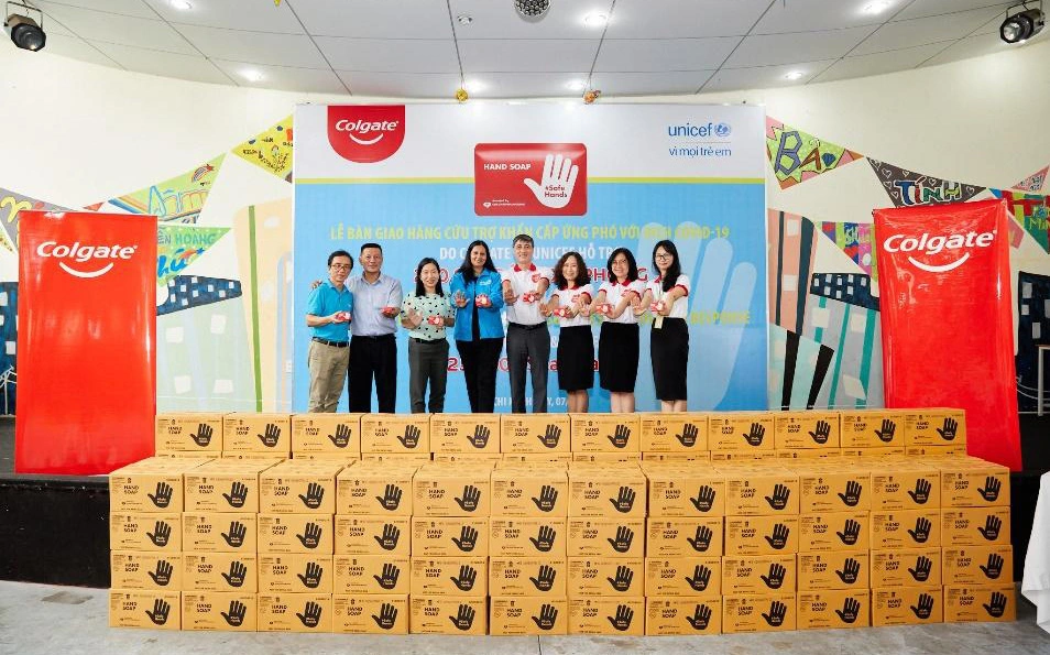 250.000 bánh xà phòng Colgate hỗ trợ ngăn ngừa đại dịch Covid-19 tại Việt Nam