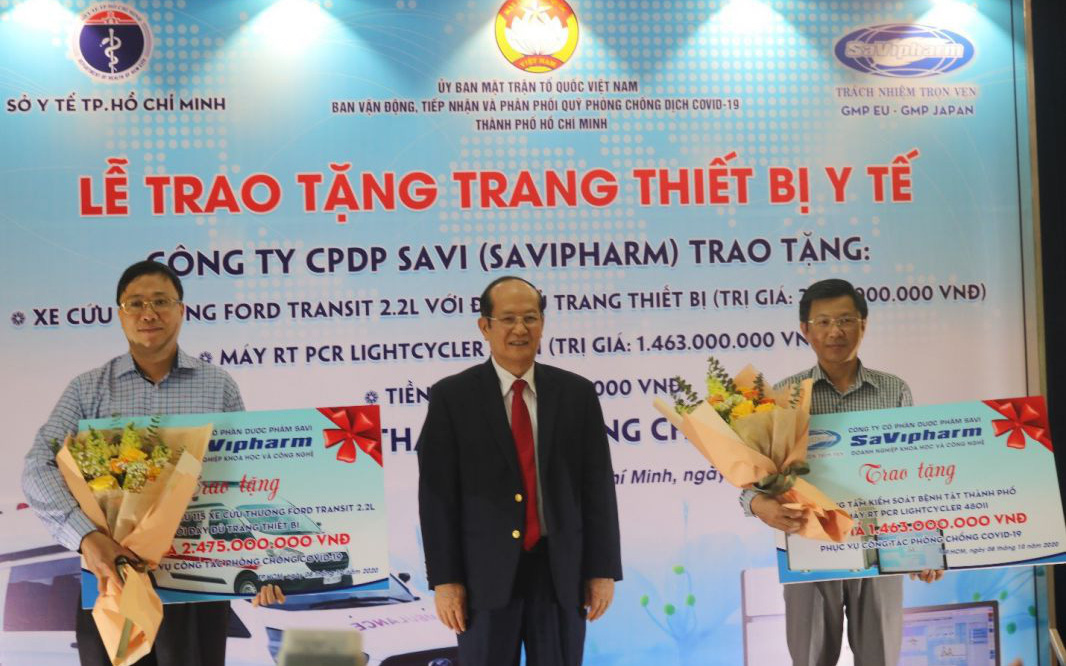 Tấm lòng vàng của Savipharm - Trao tặng các thiết bị y tế cho sở y tế TP. Hồ Chí Minh