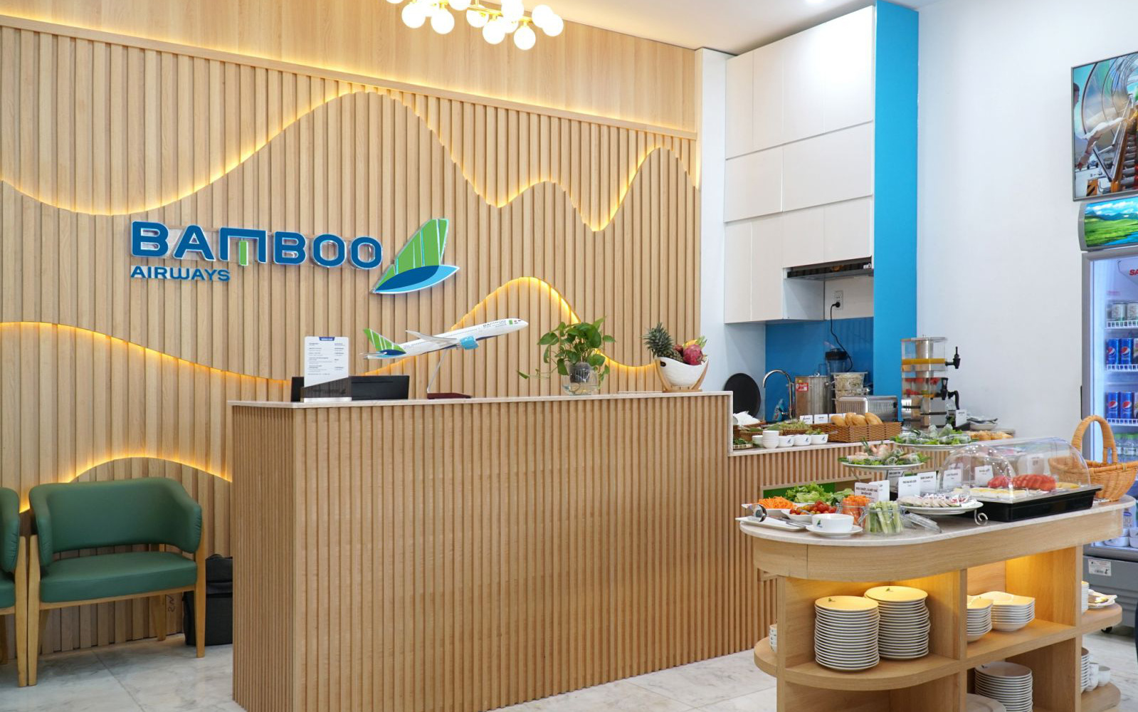 Bamboo Airways bay đúng giờ nhất 10 tháng, là hãng duy nhất khai thác vượt công suất cùng kỳ