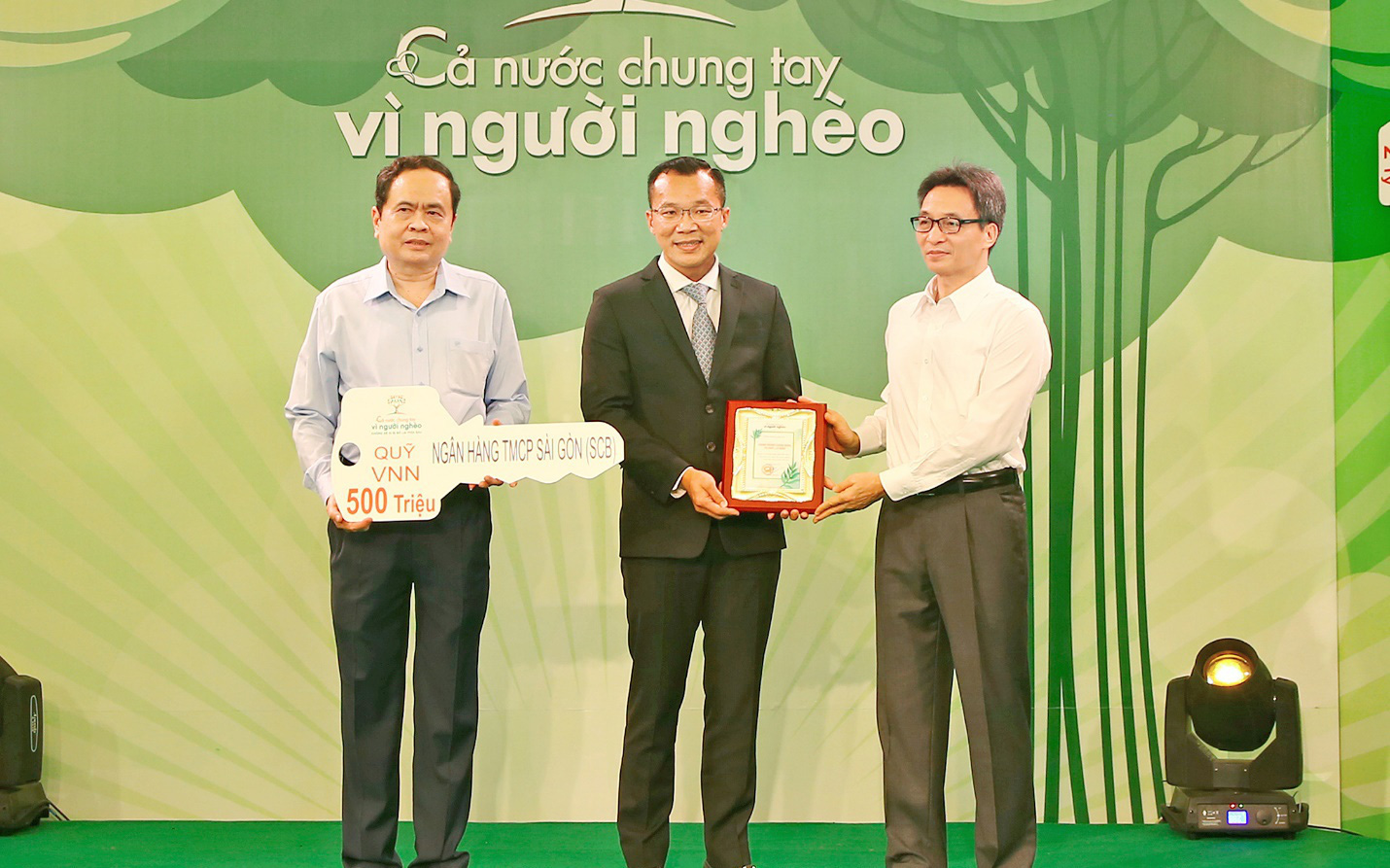 SCB hướng về miền Trung thương yêu