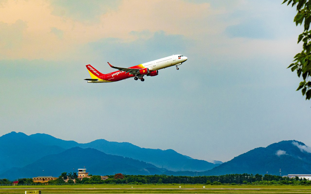 Tỉ phú Nguyễn Thị Phương Thảo chi 1200 tỉ đồng mua cổ phiếu Vietjet