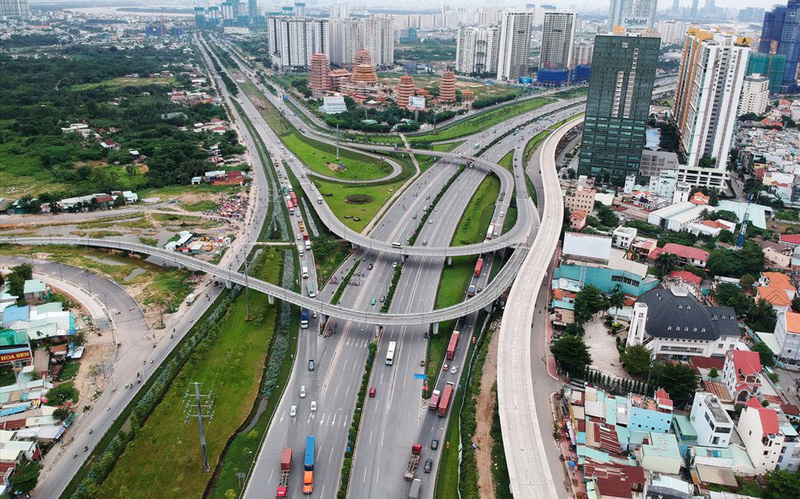 Sự đổ bộ của các ông lớn về khu đông tạo nên điểm nhấn đột phá về kinh tế của khu vực