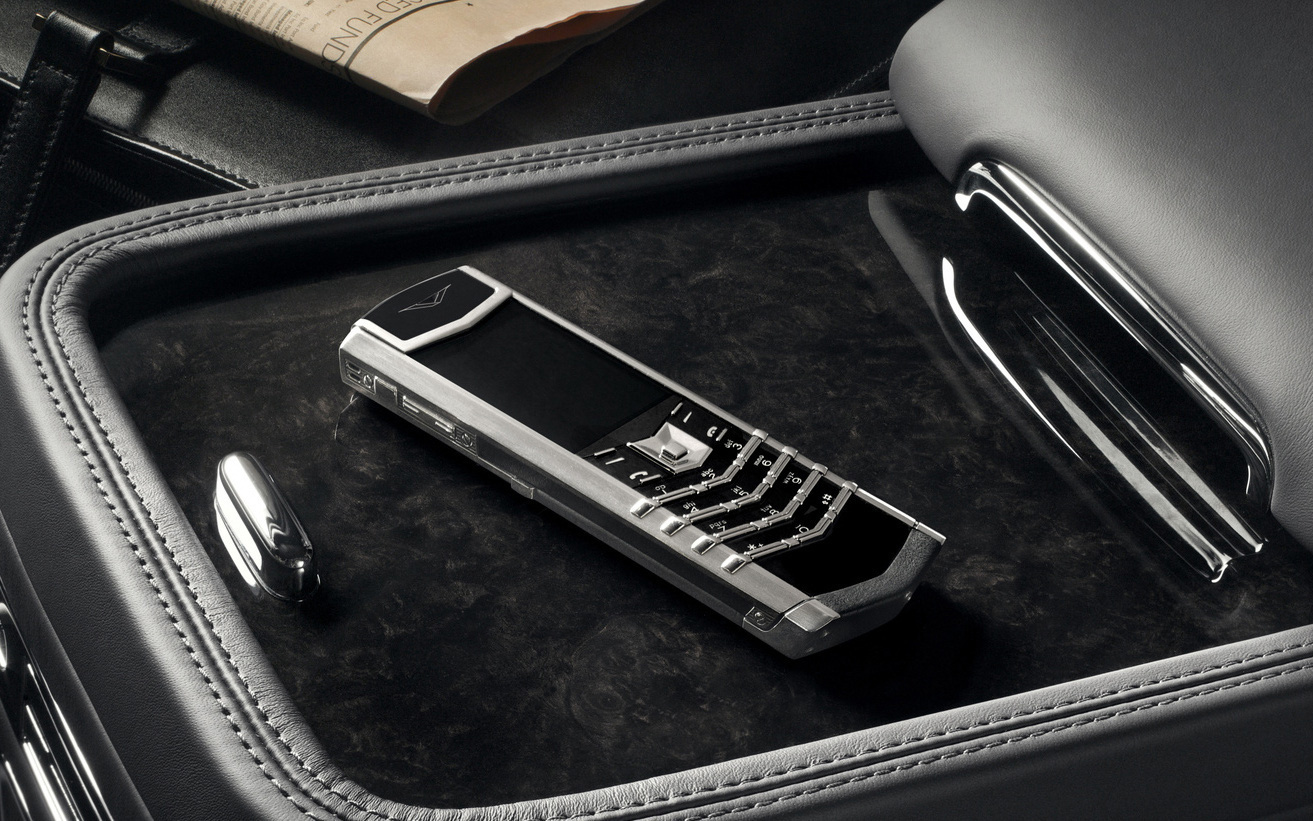 Vertu Signature V – Sự trở lại của biểu tượng điện thoại xa xỉ