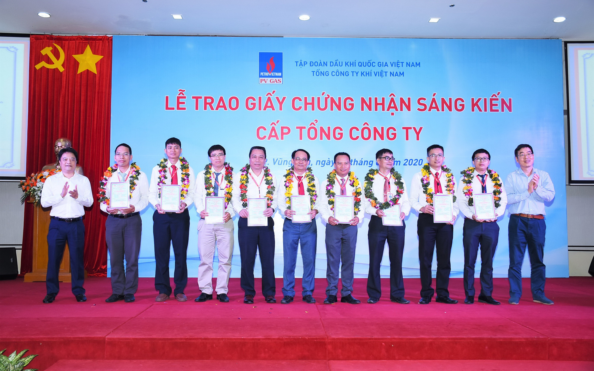 Công ty DVK, KĐN VÀ KVT: Trao chứng nhận 22 sáng kiến năm 2019