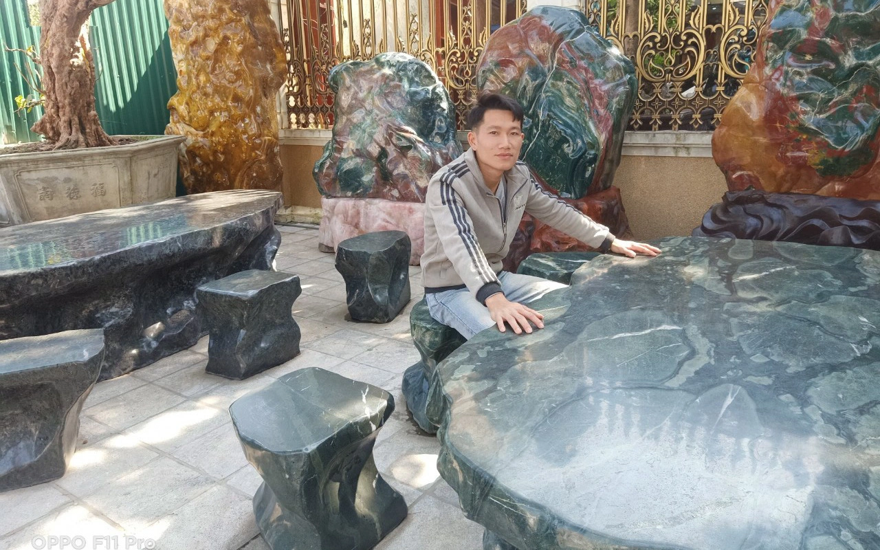 Tranh đá quý trên nền đá độc đáo của thương hiệu đá phong thuỷ - mỹ nghệ Lục Yên