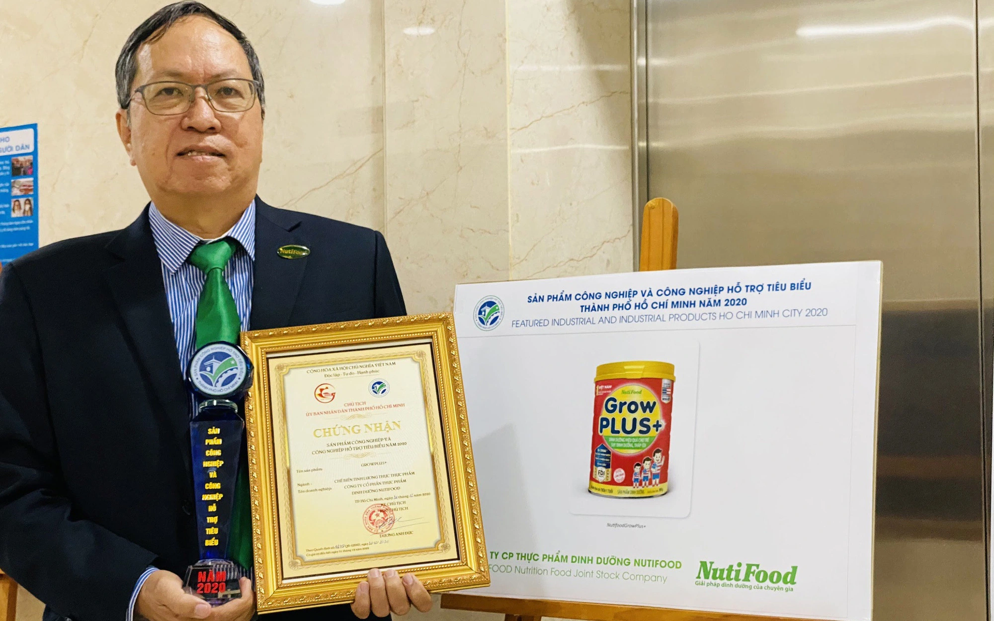 Nutifood GrowPLUS+ được vinh danh Sản phẩm tiêu biểu TP.HCM năm 2020