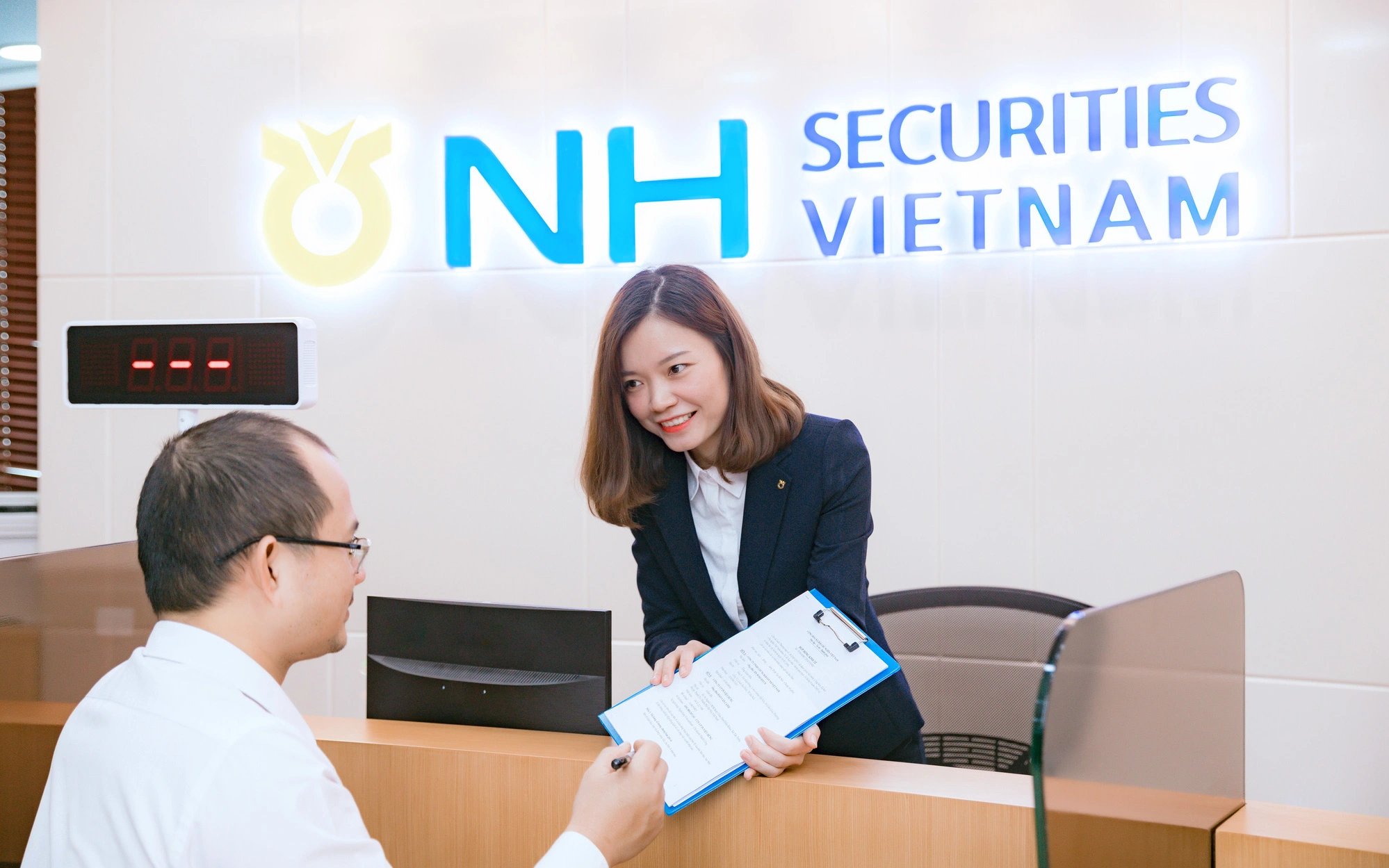 Công ty TNHH Chứng khoán NH Việt Nam tăng vốn điều lệ lên 1.239 tỷ đồng