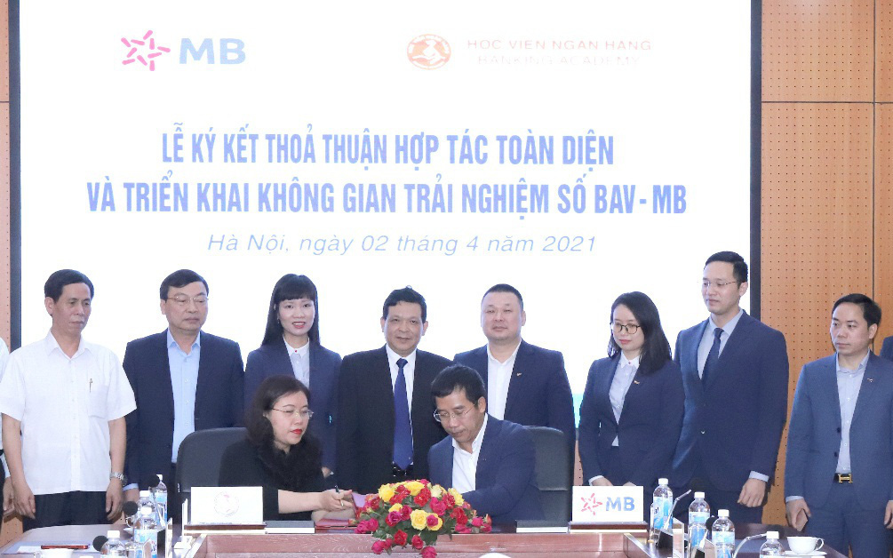 MB ký kết thỏa thuận hợp tác toàn diện với Học viện Ngân hàng