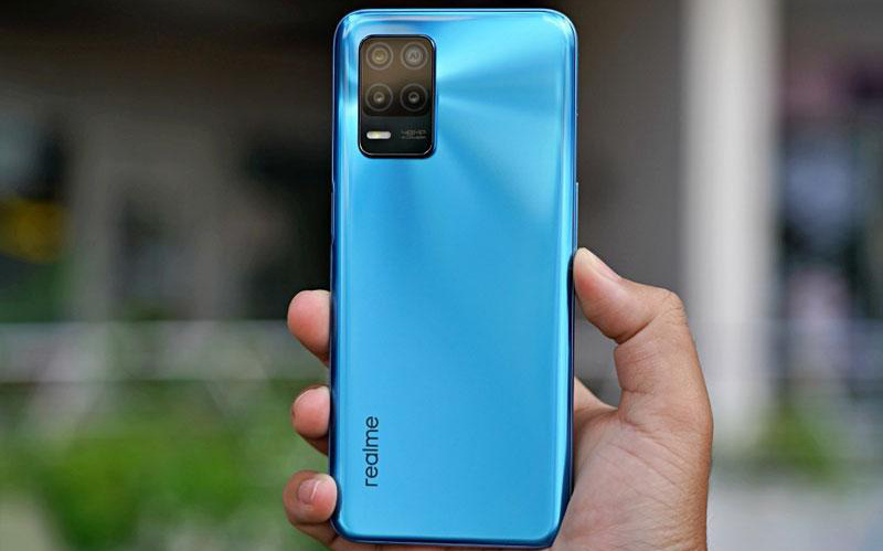 Giới trẻ mê mẩn thiết kế thanh lịch và cấu hình mạnh mẽ của realme 8 5G