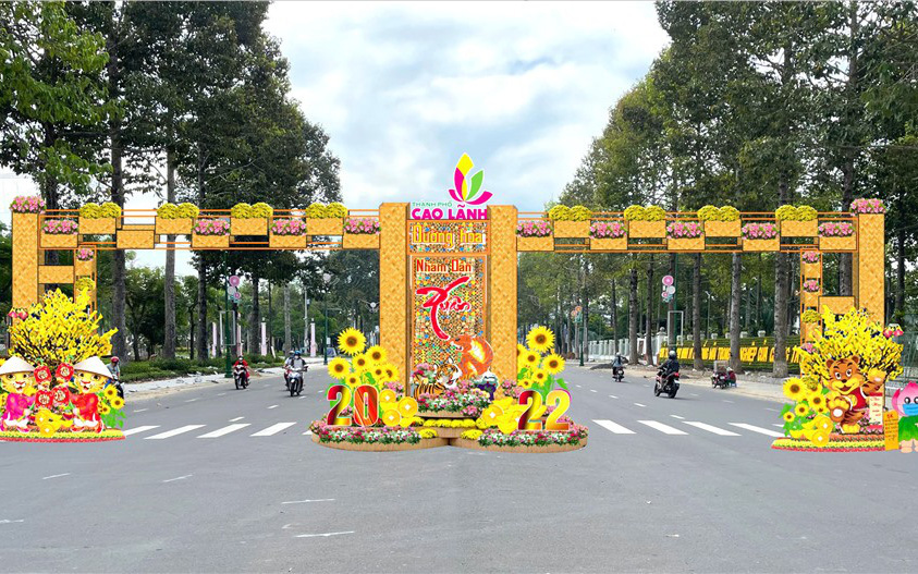 Everland Group tài trợ Đường Hoa Xuân và tặng quà người nghèo tại Đồng Tháp