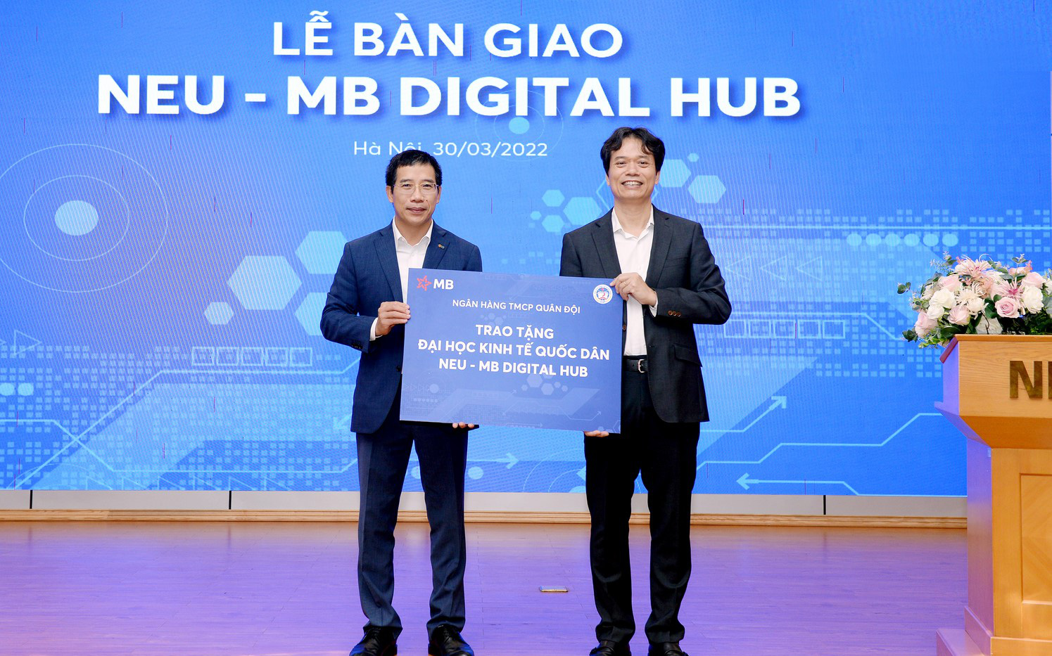 NEU – MB Digital Hub gia tăng trải nghiệm học tập cho sinh viên