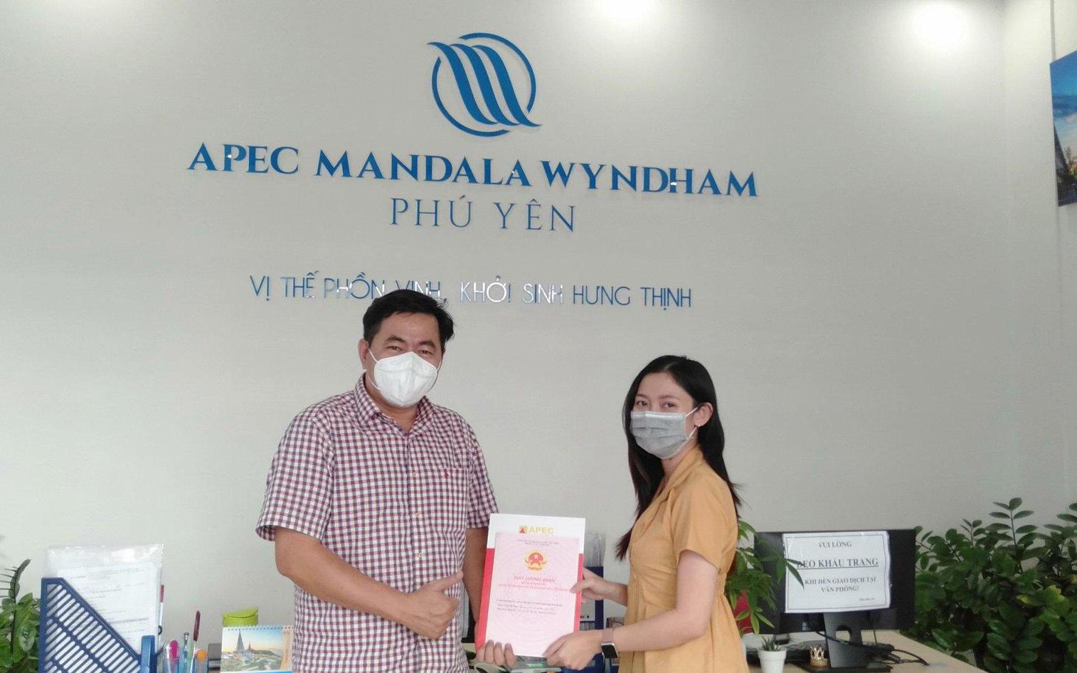 Apec Group đồng loạt trao sổ hồng, sổ đỏ dự án đến khách hàng