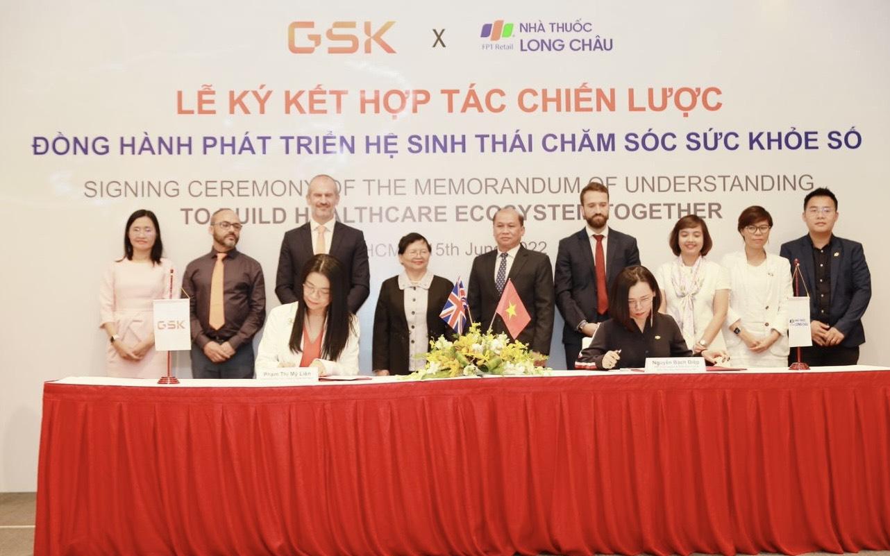 Lễ ký kết hợp tác chiến lược giữa FPT Long Châu và GSK Việt Nam