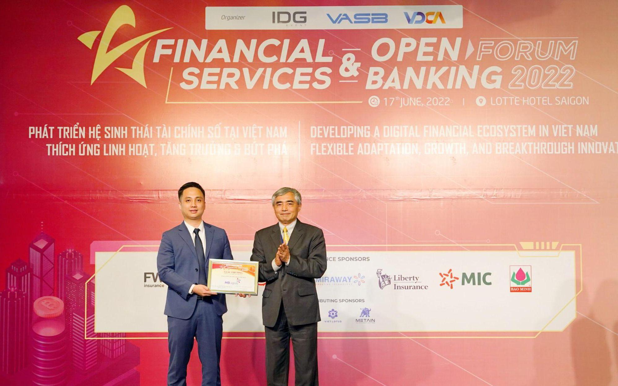 MB Ageas Life  nhận giải thưởng Dịch vụ Tài chính Việt Nam tiêu biểu lần 2