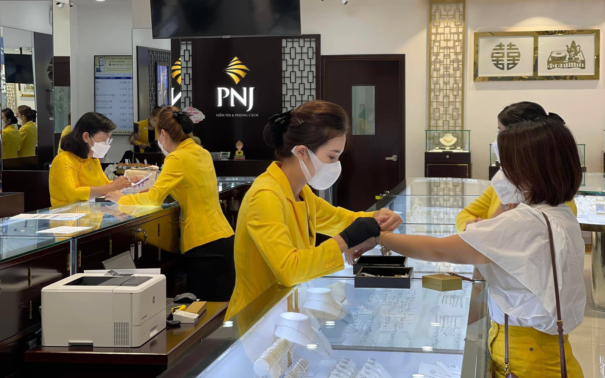 PNJ nửa đầu năm lãi 1.088 tỷ đồng, đạt 82,5% kế hoạch lợi nhuận năm