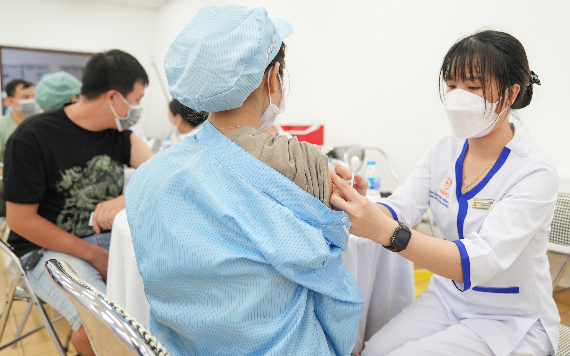 Nhiều doanh nghiệp lo lắng bảo vệ sức khỏe công nhân trong dịch cúm
