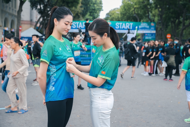 Dàn sao Việt đình đám đổ bộ về Hồ Gươm, tham gia giải chạy VPBank Hanoi Marathon ASEAN 2020 - Ảnh 6.