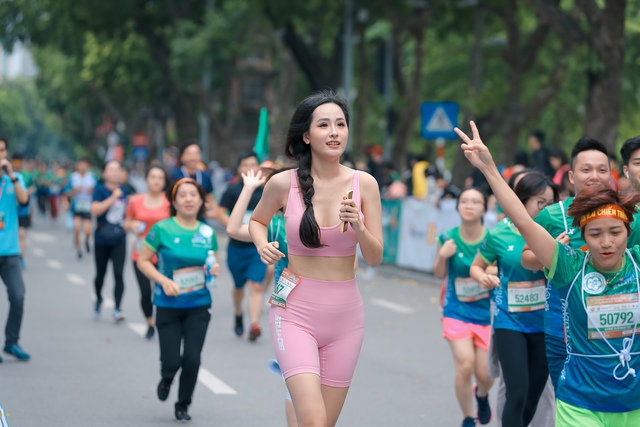 Dàn sao Việt đình đám đổ bộ về Hồ Gươm, tham gia giải chạy VPBank Hanoi Marathon ASEAN 2020 - Ảnh 5.