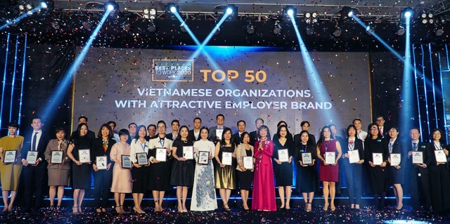 OCB lọt Top 50 thương hiệu nhà tuyển dụng hấp dẫn 2020 do Anphabe bình chọn - Ảnh 1.