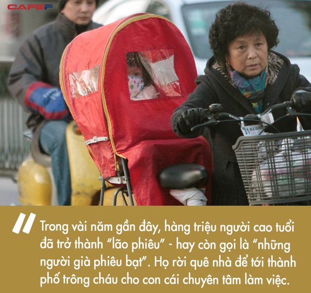 Nỗi khổ tâm của thế hệ lão phiêu tại Trung Quốc: Lặn lội từ quê lên thành phố để trông cháu thay con cái, cô đơn nơi đất khách thay vì tận hưởng tuổi già an nhàn - Ảnh 1.