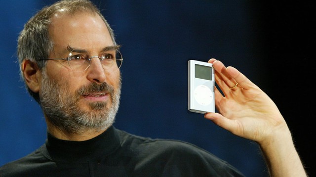 Điều gì khiến áo cổ lọ trở thành trang phục không thể thiếu của giới nghệ sĩ, doanh nhân: Steve Jobs mua hơn trăm cái, khuấy đảo làng thời trang thế kỷ 20? - Ảnh 3.