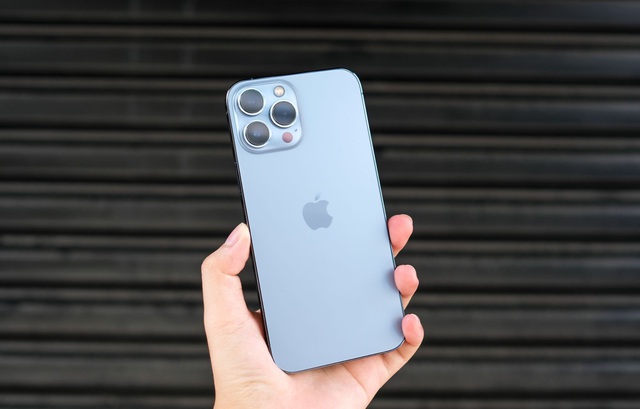 Giá iPhone 13 Pro Max xách tay lao dốc, giảm gần 13 triệu đồng sau 1 tuần về Việt Nam - Ảnh 2.