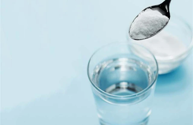 1 cốc nước muối = 10 loại thuốc trị bệnh: Có rất nhiều công dụng đến từ một món rẻ bèo mà bạn đang bỏ qua mỗi ngày - Ảnh 2.