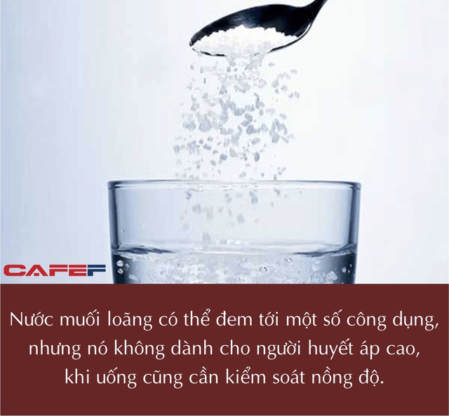 1 cốc nước muối = 10 loại thuốc trị bệnh: Có rất nhiều công dụng đến từ một món rẻ bèo mà bạn đang bỏ qua mỗi ngày - Ảnh 1.