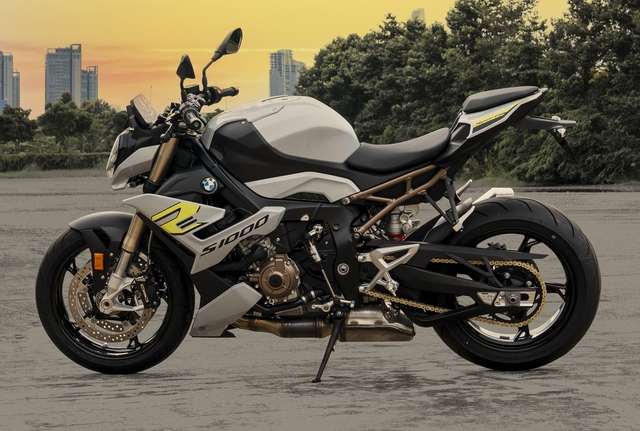 BMW S1000R 2021 về Việt Nam: 2 phiên bản, giá từ 669 triệu đồng  - Ảnh 2.