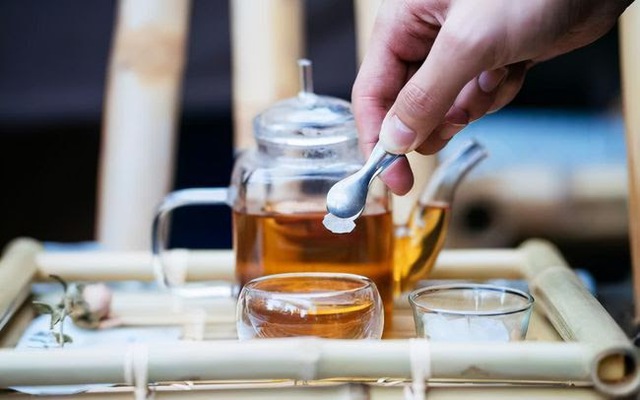 Sau tuổi 40, nam giới bắt đầu có tuổi, cơ thể xuất hiện 3 biểu hiện này thường GIÀ ĐI rất nhanh - Ảnh 7.
