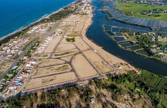 Giá đất rục rịch tăng sau đợt lao dốc, nhà đầu tư “cá mập” bắt đầu quay trở lại Đà Nẵng? - Ảnh 2.