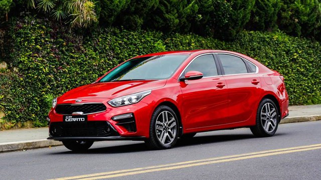 Sedan hạng C tại Việt Nam: Kia Cerato, Mazda3 vẫn là trùm - Ảnh 2.