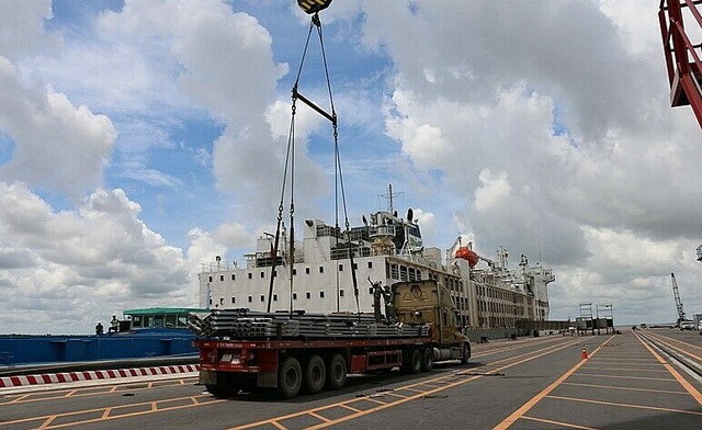 PGS.TS Trần Đình Thiên: Việt Nam không phải, không thể là mảnh đất dành cho các nhà đầu tư kém cỏi, ngu dốt, kinh doanh lỗ triền miên - Ảnh 8.