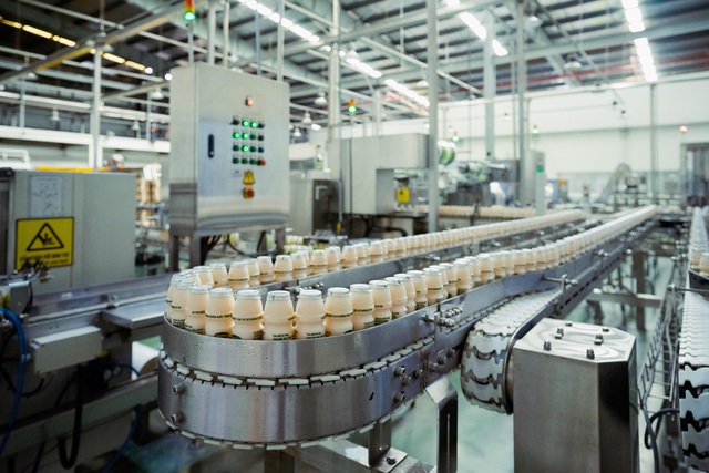 Hệ thống “khủng” 13 nhà máy là nội lực giúp Vinamilk duy trì vị trí dẫn đầu thị trường sữa nhiều năm liền - Ảnh 6.