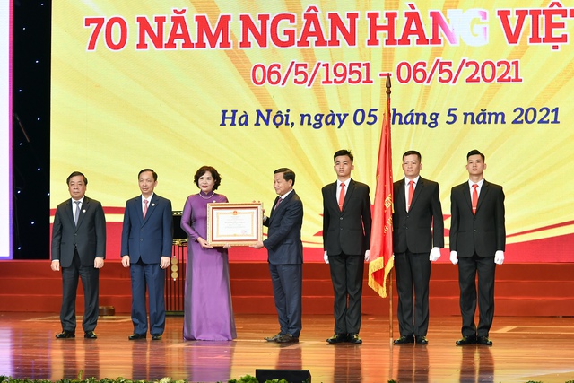Ngân hàng Nhà nước nhận Huân chương Lao động hạng Nhất - Ảnh 1.