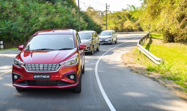 Thị trường ô tô Việt đón bão giảm giá: Suzuki Ertiga chạm sàn, Subaru Forester “bay màu” gần 160 triệu đồng - Ảnh 2.