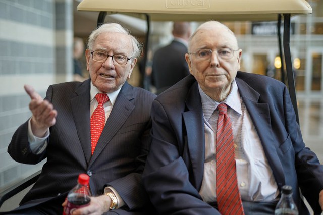 Đôi bạn thân tỷ phú Warenn Buffett và Charlie Munger: Hơn cả tiền bạc, đây mới là thứ chúng tôi tìm kiếm suốt nhiều thập kỷ qua - Ảnh 1.