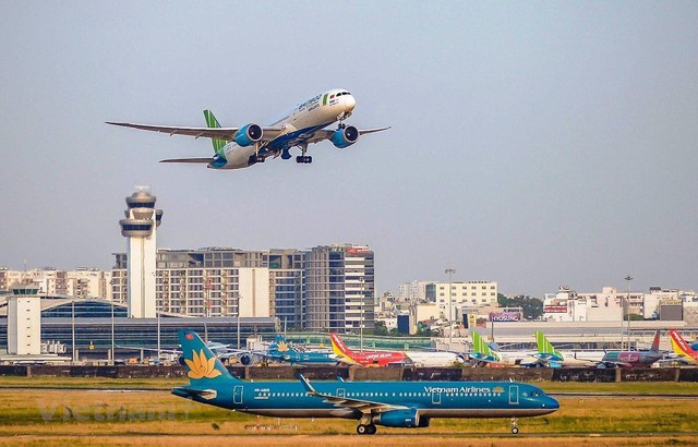 Ngành hàng không xoay sở trong đại dịch: Vietnam Airlines bán tàu bay, Vietjet đầu tư chứng khoán - Ảnh 5.