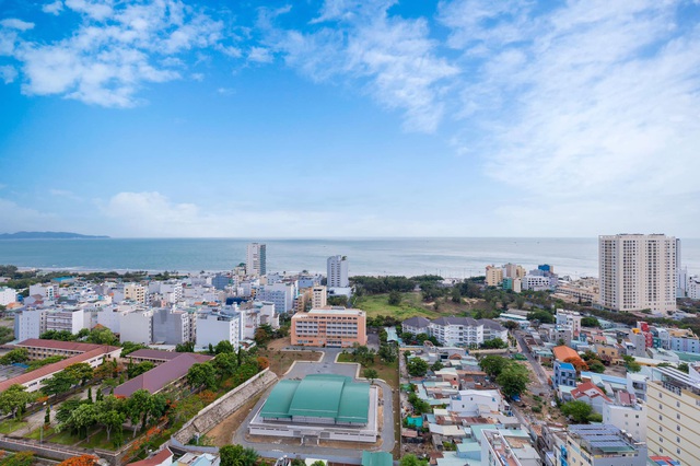 Làm chủ chuỗi villa cao cấp ở Vũng Tàu, đôi vợ chồng vẫn chọn sống bình yên trong căn hộ vỏn vẹn 59m2, cải tạo xong vừa rộng rãi vừa nghệ thuật rất đáng học hỏi - Ảnh 16.