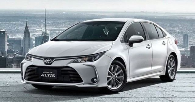 Toyota Corolla Altis giảm mạnh xuống dưới 700 triệu, đe dọa Elantra và Civic, sẵn sàng chờ bản mới - Ảnh 1.