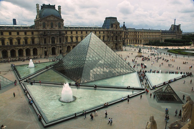 Cha đẻ của kim tự tháp kính Louvre khiến người Pháp vừa chê bai đã phải ngả mũ thán phục: Hậu duệ của gia tộc giàu có suốt 15 đời, dạy con thành tài nhờ bí quyết tổ truyền  - Ảnh 6.