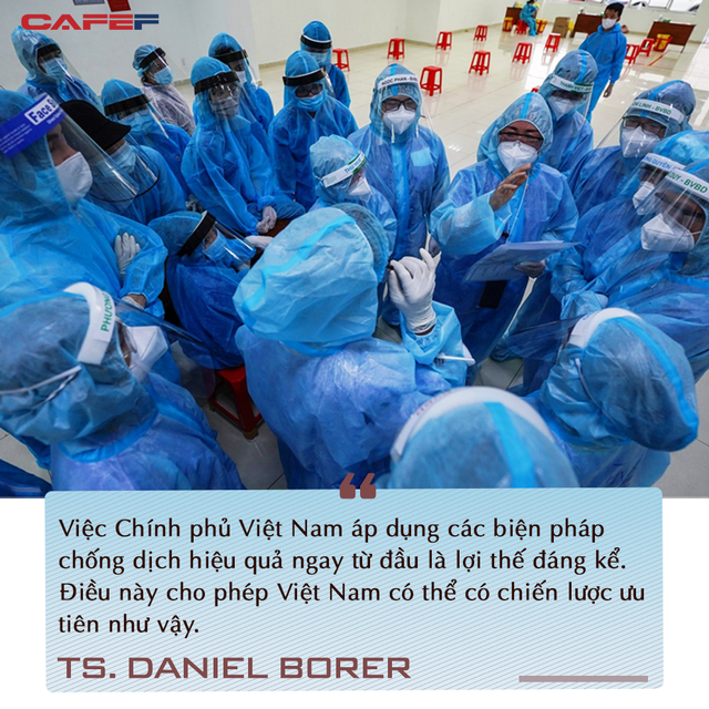 Chuyên gia quốc tế chỉ ra điểm đặc biệt trong chiến lược vaccine Việt Nam và cơ hội phục hồi ngay trong đại dịch - Ảnh 2.