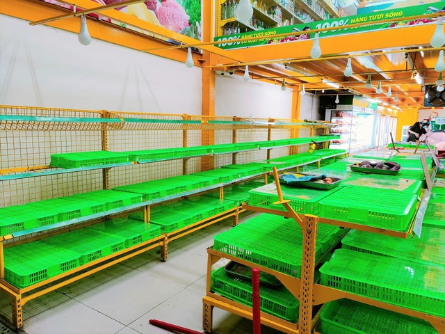Tôi đi 3 cửa hàng, siêu thị mới mua được thực phẩm trong mùa dịch tại TP.HCM - Ảnh 5.