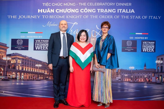 Nữ doanh nhân người Việt nhận Huân chương Công trạng của Ý: Từ bà mẹ 2 con bị các công ty từ chối vì quá tuổi đến bà trùm quyền lực chắp cánh cho thời trang Việt  - Ảnh 1.