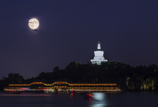 Khống chế thành công đợt bùng phát đại dịch Covid-19, dân Trung Quốc tận hưởng du lịch mùa Trung thu như thế nào? - Ảnh 1.