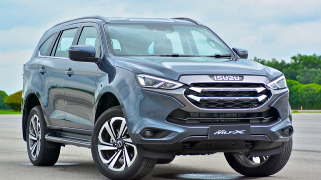 Top 10 ô tô bán chậm nhất tháng 8/2021: Isuzu mu-X và Suzuki Ertiga chỉ bán được 1 xe, VinFast bất ngờ góp mặt - Ảnh 1.