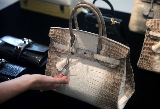 Giải mã sức hút của túi Hermès Birkin đối với giới nhà giàu: Sở hữu một chiếc túi là khoản đầu tư hấp dẫn hơn cả vàng và chứng khoán - Ảnh 1.