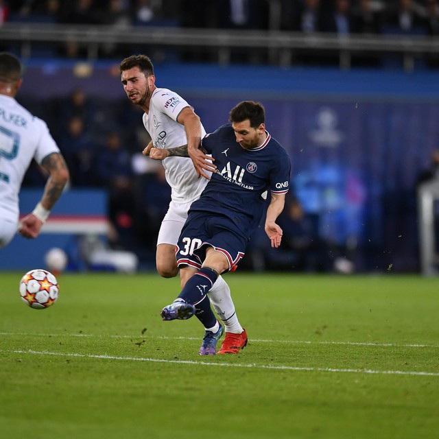 Lionel Messi ghi bàn đầu tiên sau 4 trận ra sân với màu áo PSG, đăng bức ảnh nhiều triệu đô ăn mừng với đồng đội - Ảnh 2.